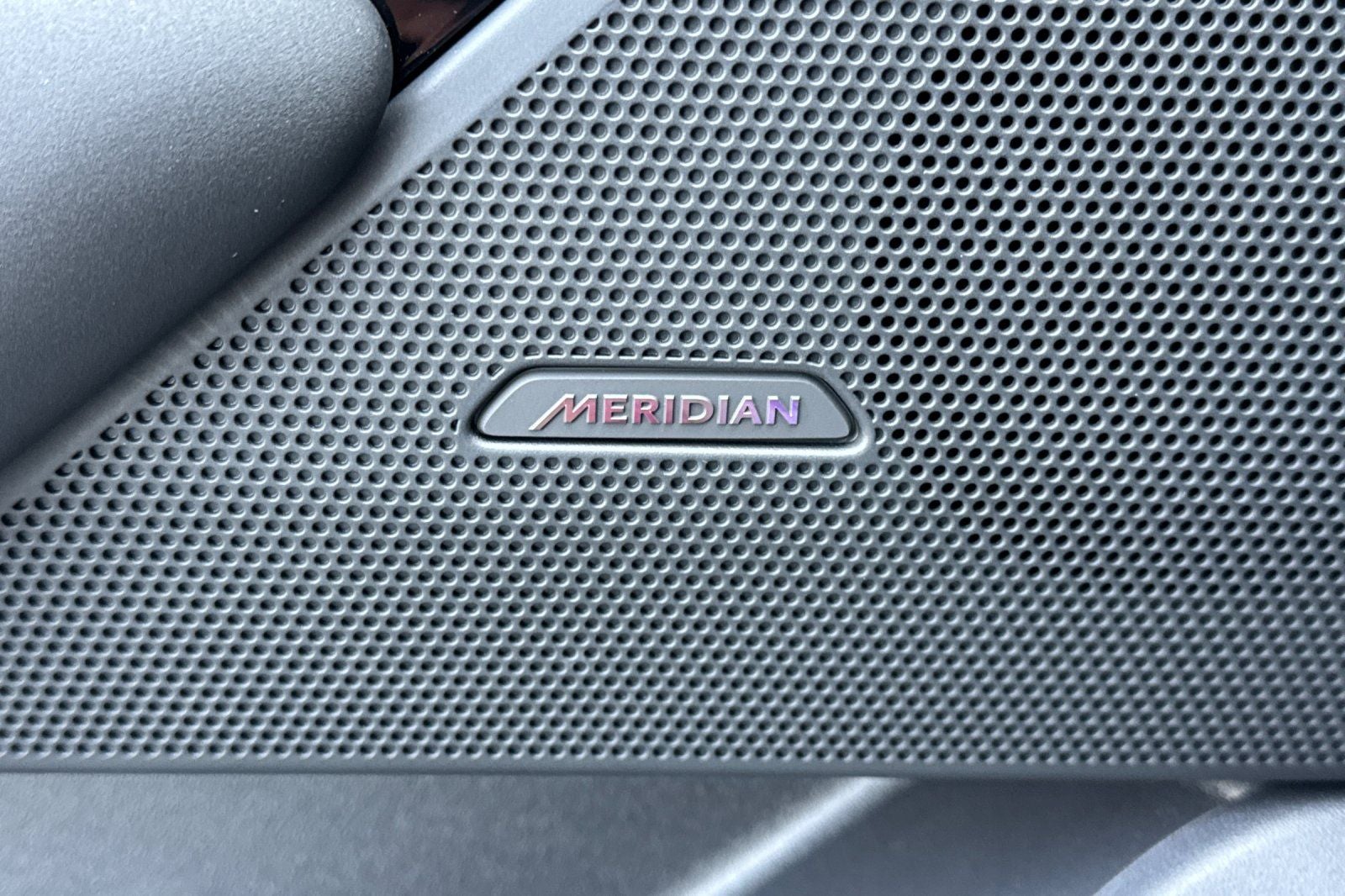 2026 Land Rover Range Rover Velar Dynamic SE