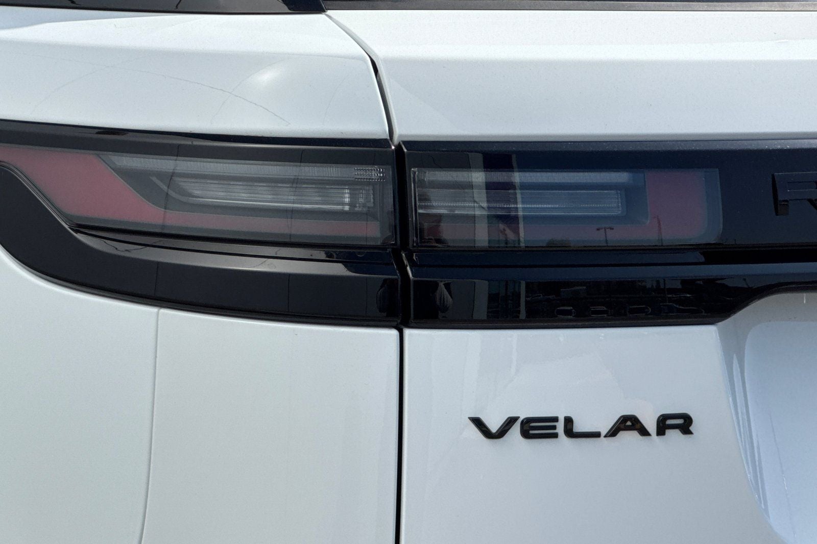2026 Land Rover Range Rover Velar Dynamic SE