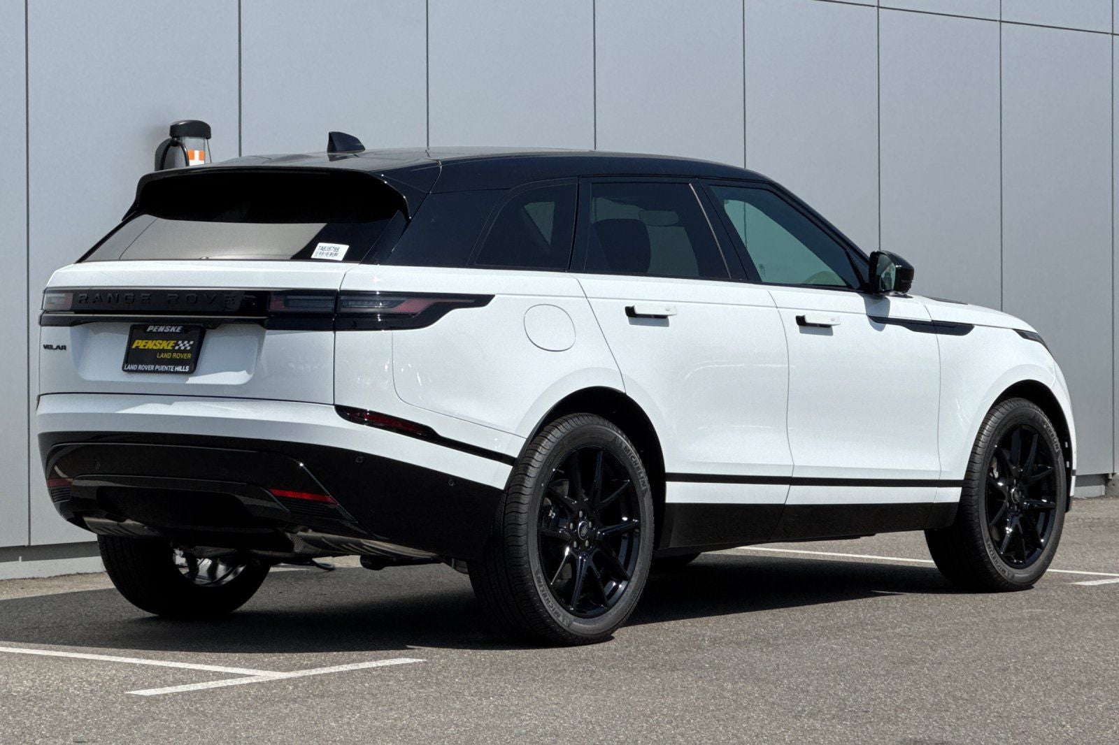 2026 Land Rover Range Rover Velar Dynamic SE