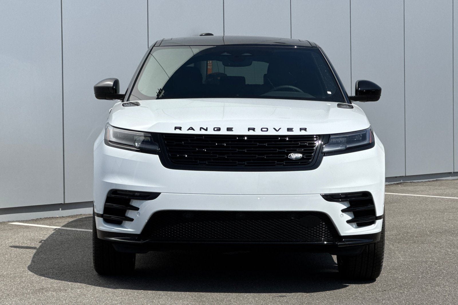 2026 Land Rover Range Rover Velar Dynamic SE