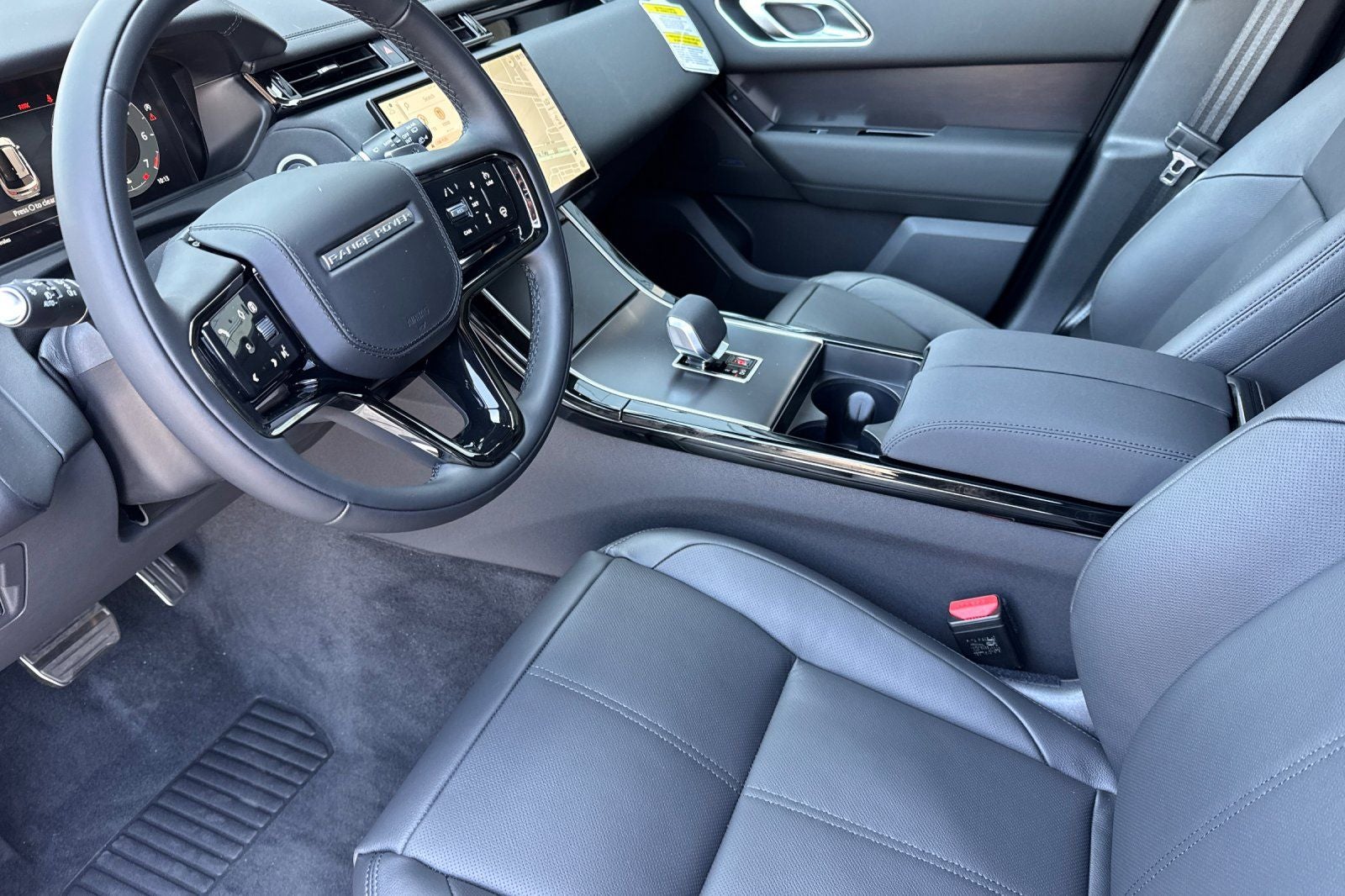 2026 Land Rover Range Rover Velar Dynamic SE