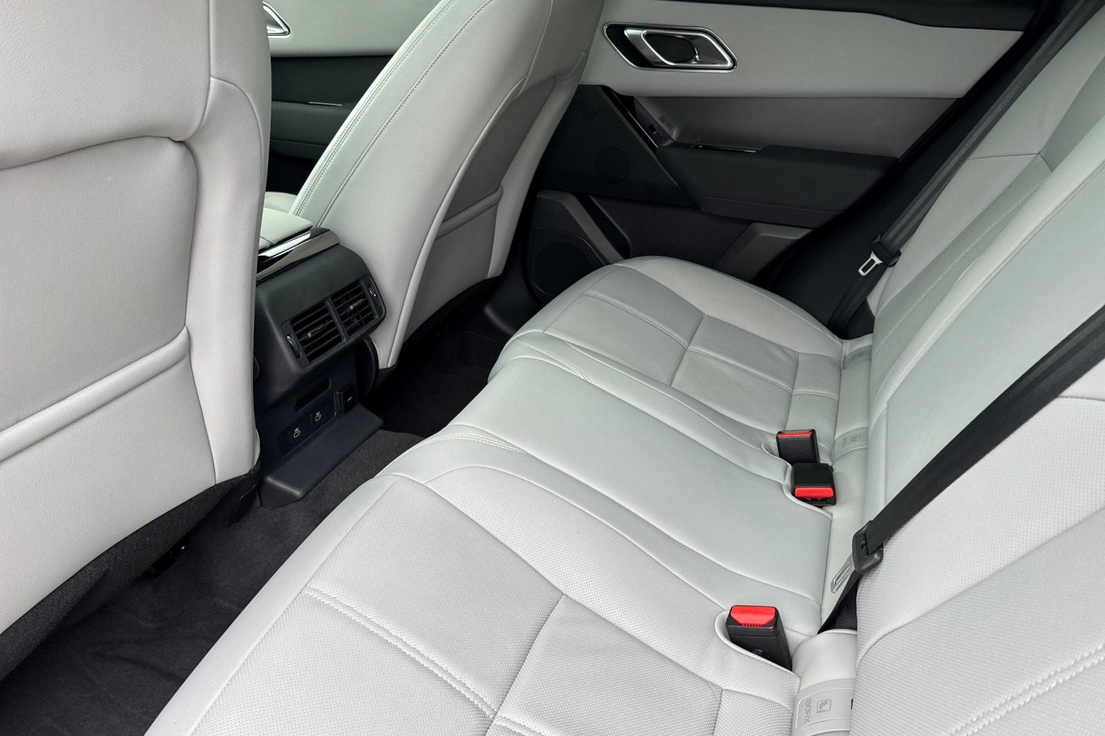 2024 Land Rover Range Rover Velar Dynamic SE