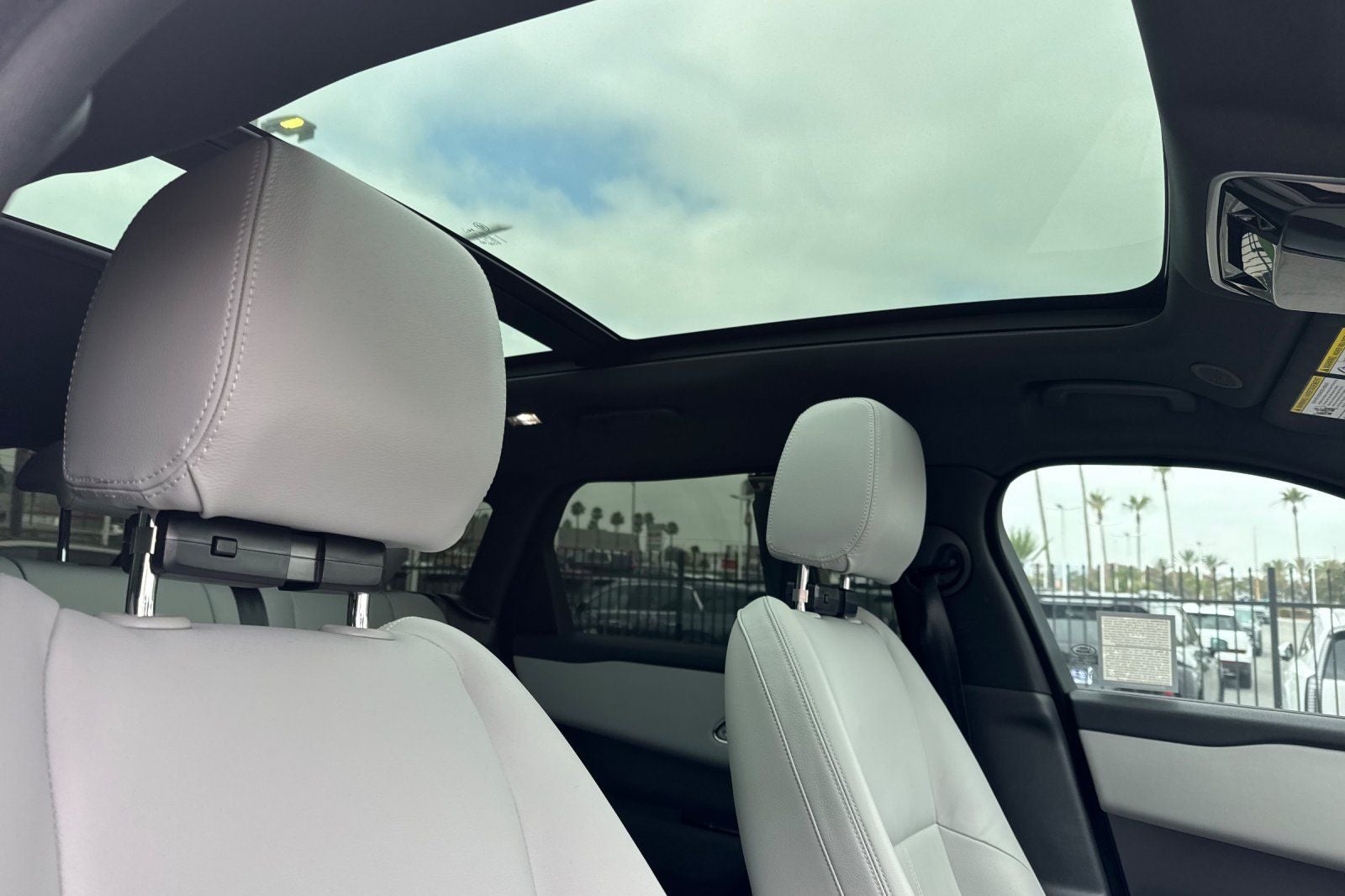 2024 Land Rover Range Rover Velar Dynamic SE