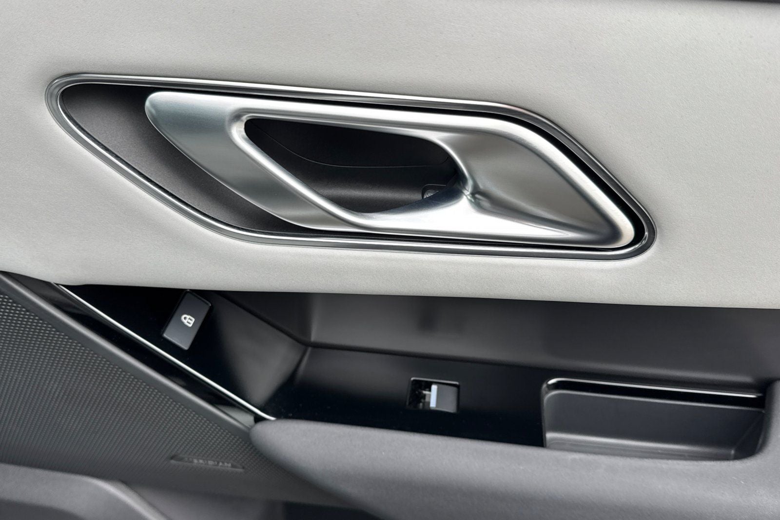 2024 Land Rover Range Rover Velar Dynamic SE