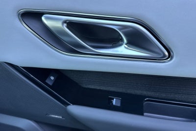 2026 Land Rover Range Rover Velar Dynamic SE