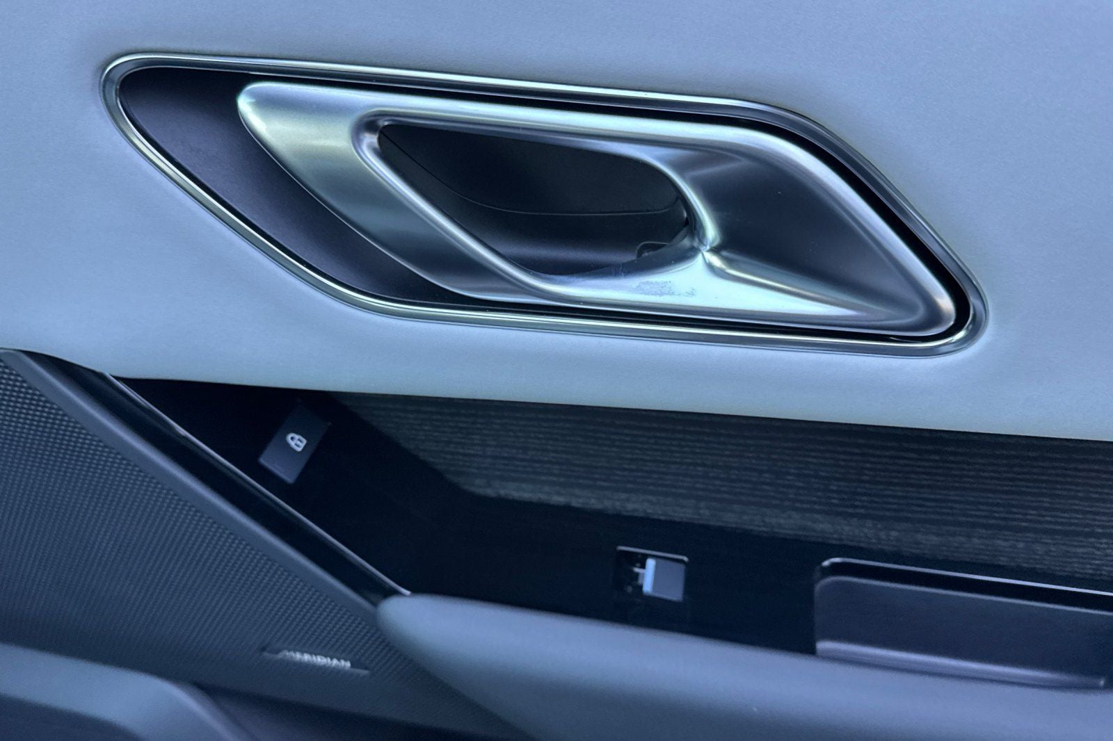 2026 Land Rover Range Rover Velar Dynamic SE