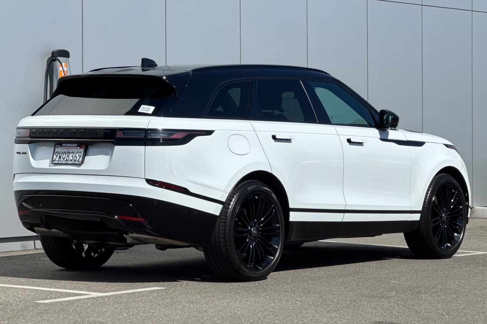 2026 Land Rover Range Rover Velar Dynamic SE