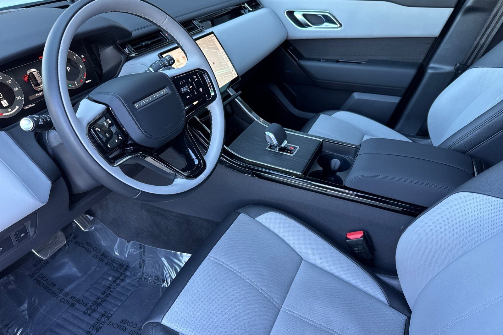 2026 Land Rover Range Rover Velar Dynamic SE