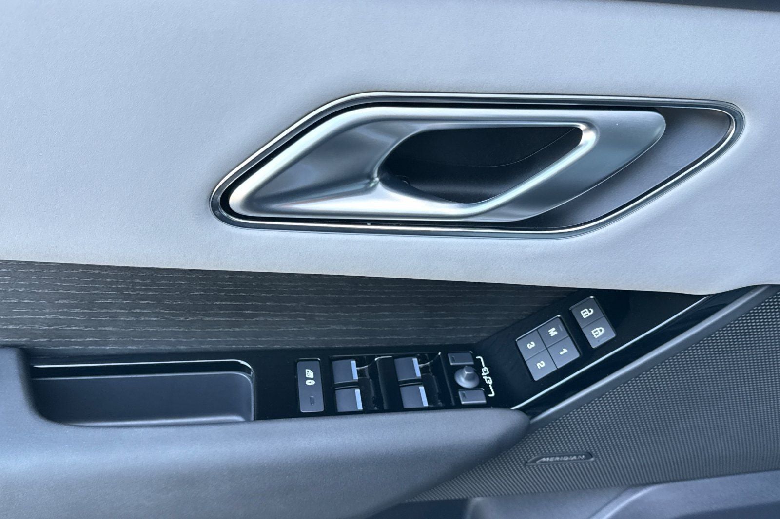 2026 Land Rover Range Rover Velar Dynamic SE