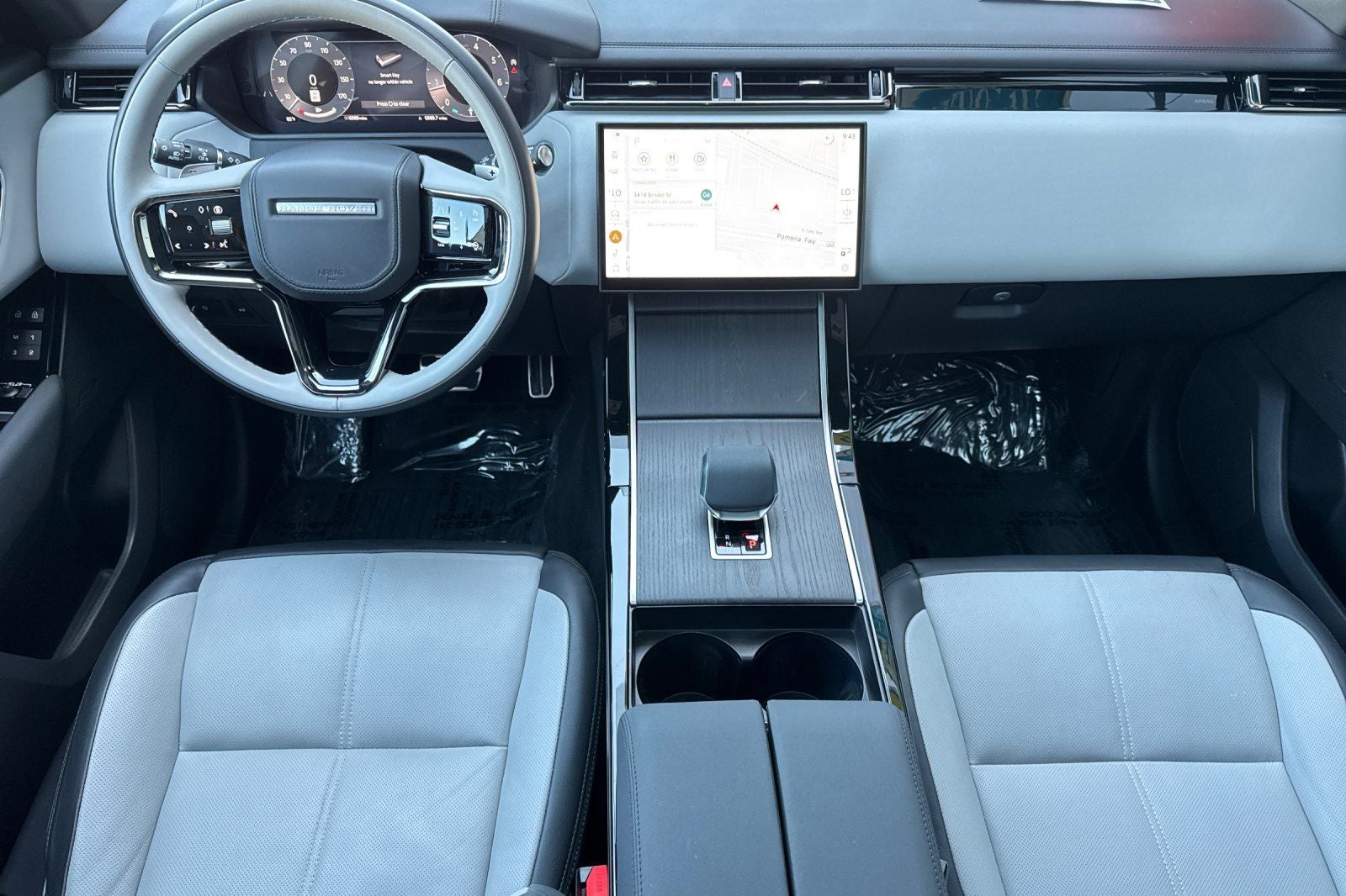 2026 Land Rover Range Rover Velar Dynamic SE
