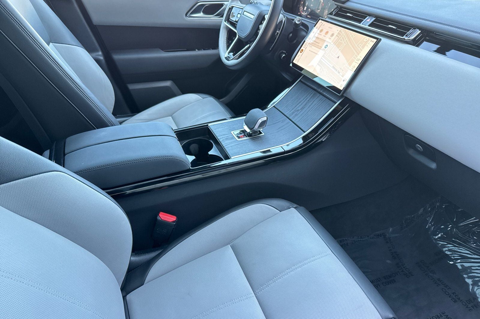 2026 Land Rover Range Rover Velar Dynamic SE