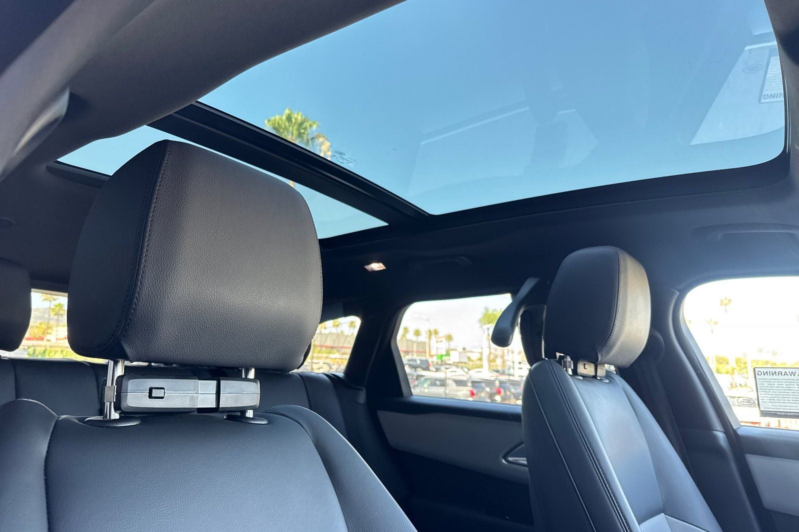 2026 Land Rover Range Rover Velar Dynamic SE