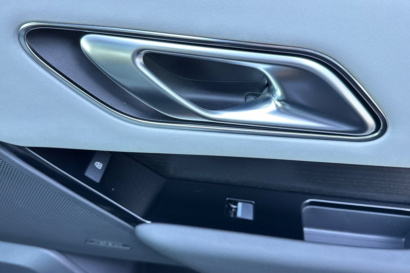 2026 Land Rover Range Rover Velar Dynamic SE
