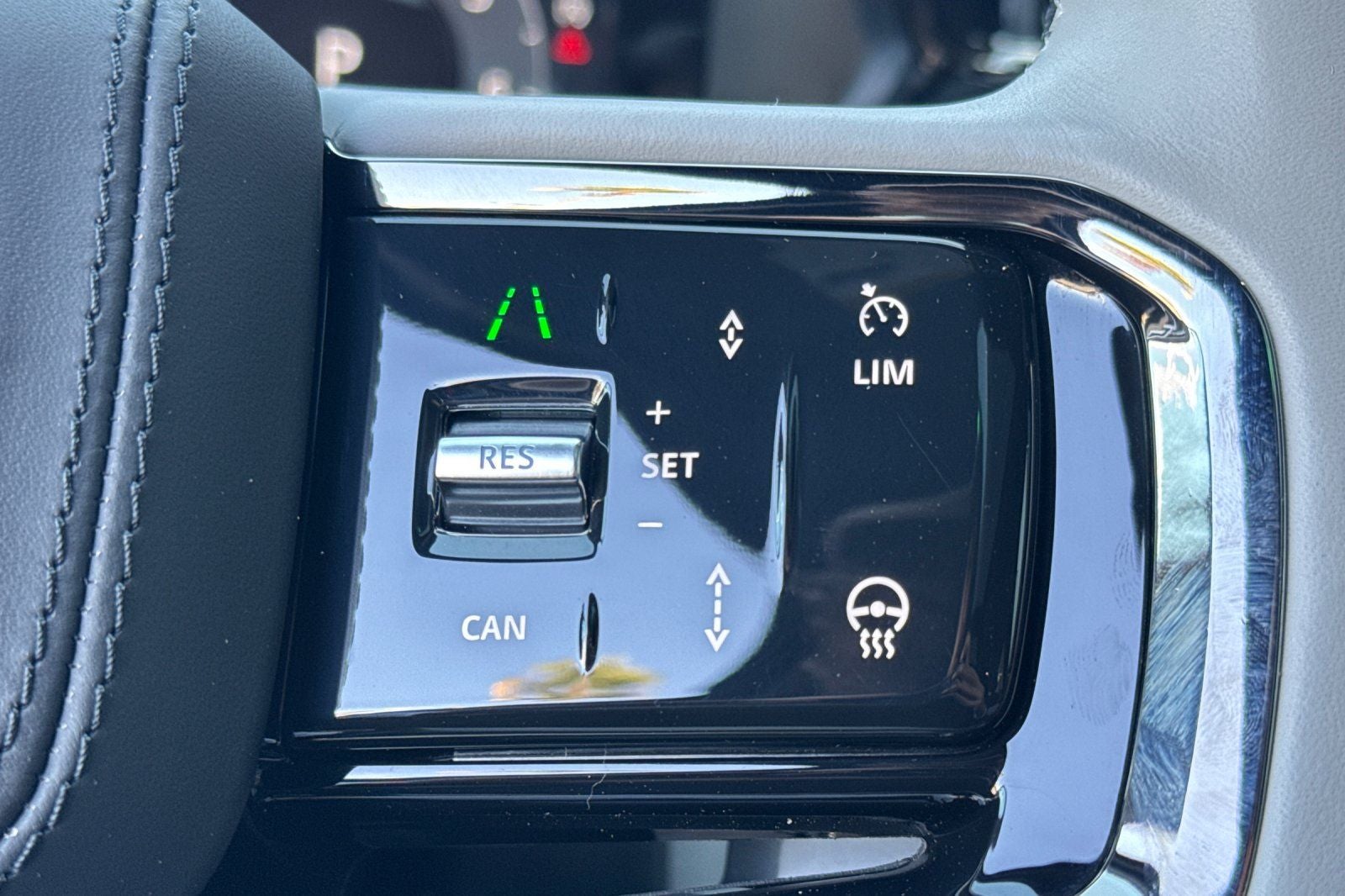 2026 Land Rover Range Rover Velar Dynamic SE