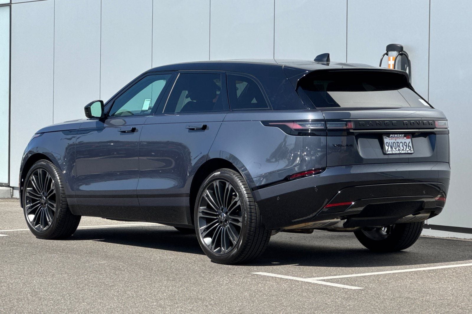 2026 Land Rover Range Rover Velar Dynamic SE
