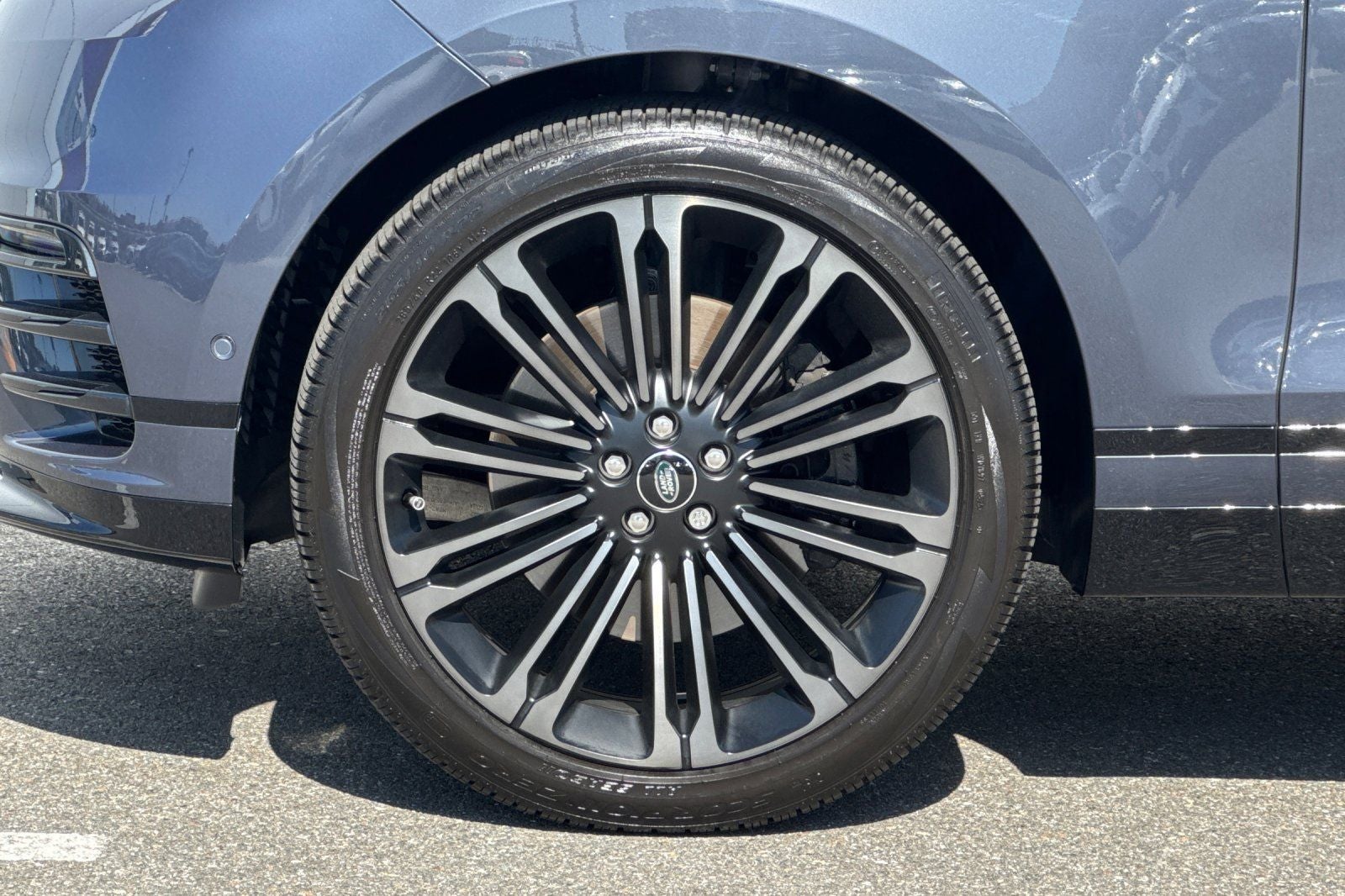 2026 Land Rover Range Rover Velar Dynamic SE