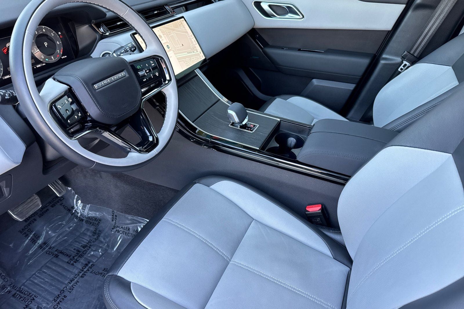 2026 Land Rover Range Rover Velar Dynamic SE