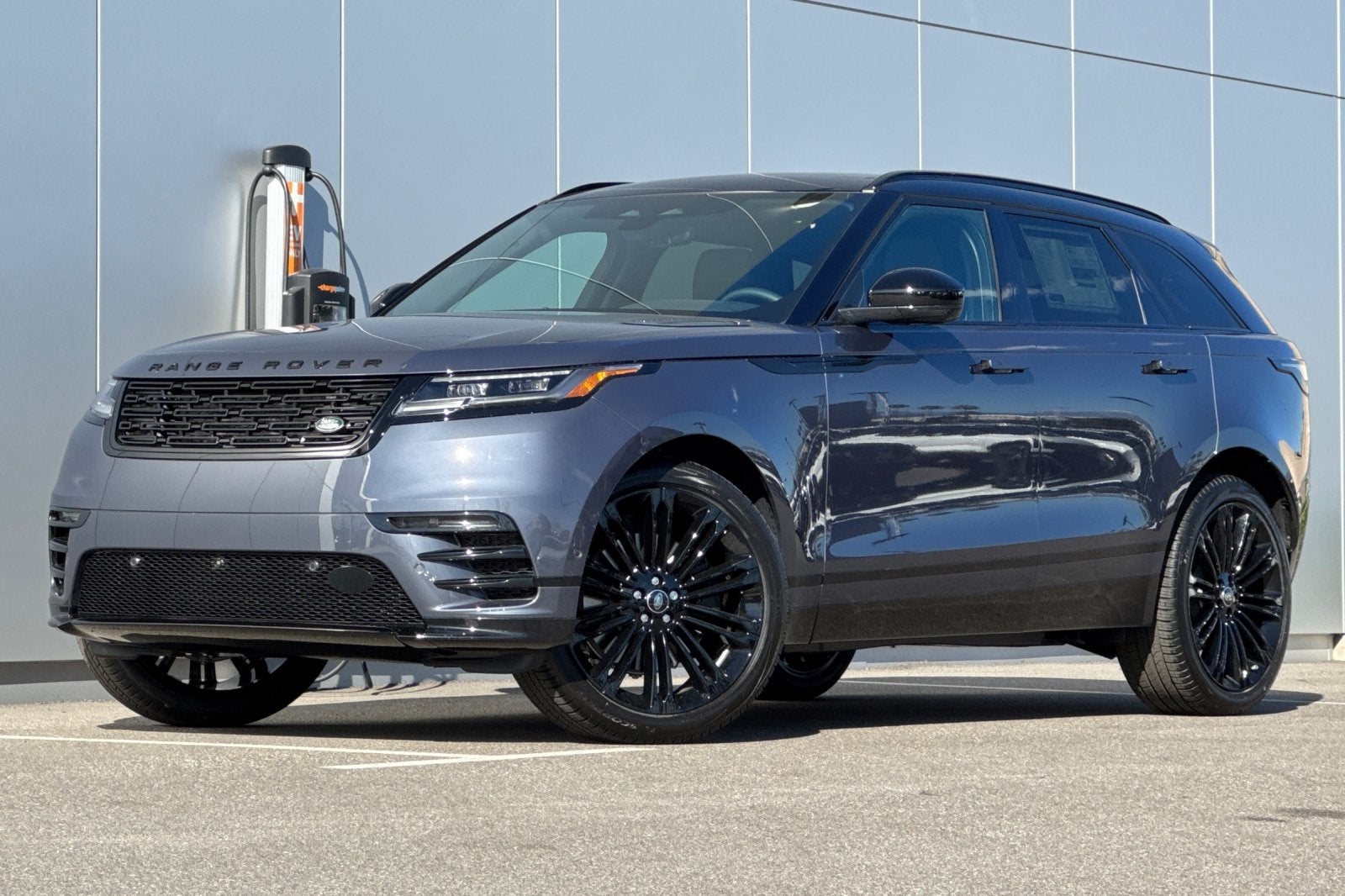 2026 Land Rover Range Rover Velar Dynamic SE