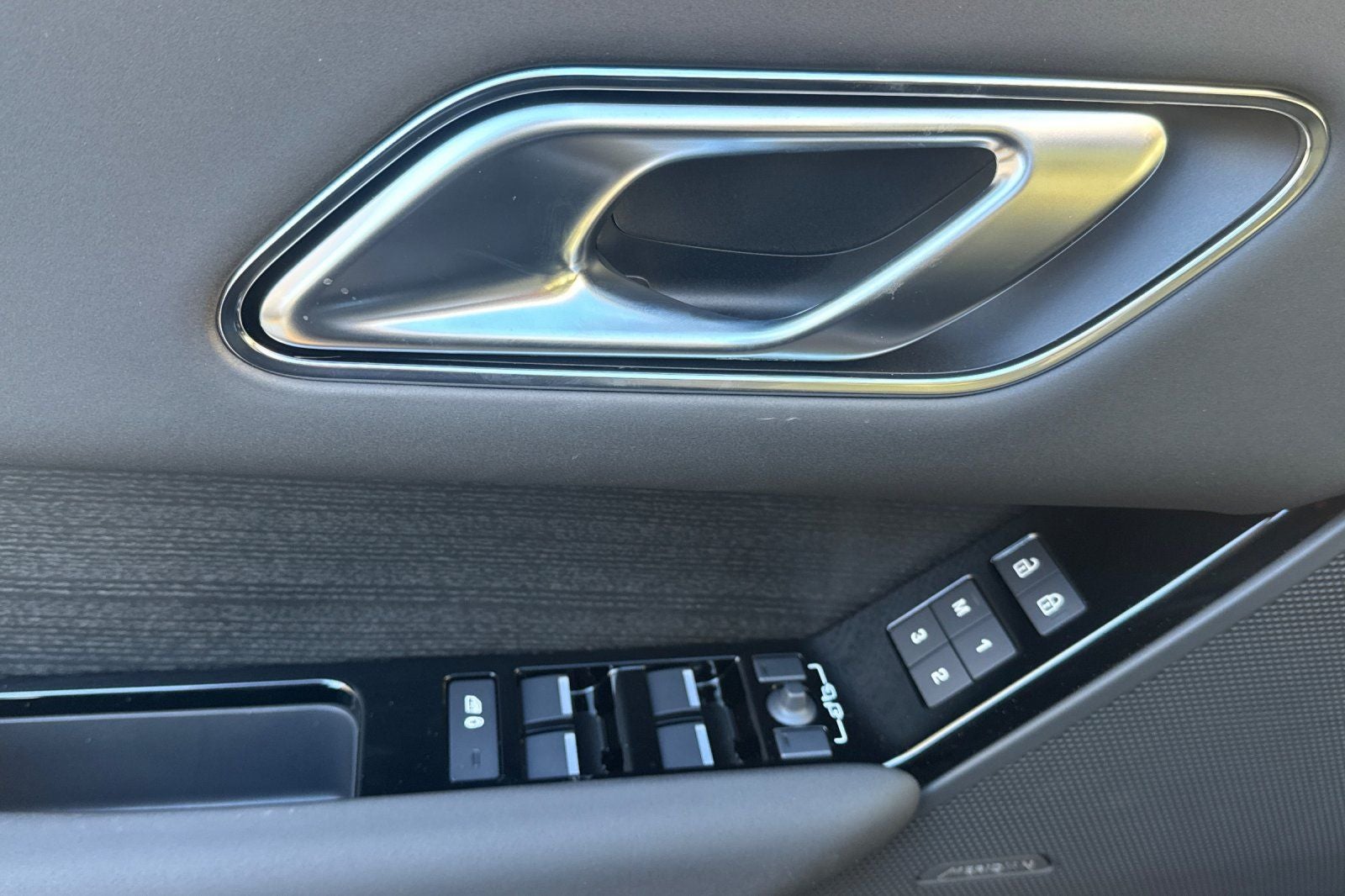 2026 Land Rover Range Rover Velar Dynamic SE