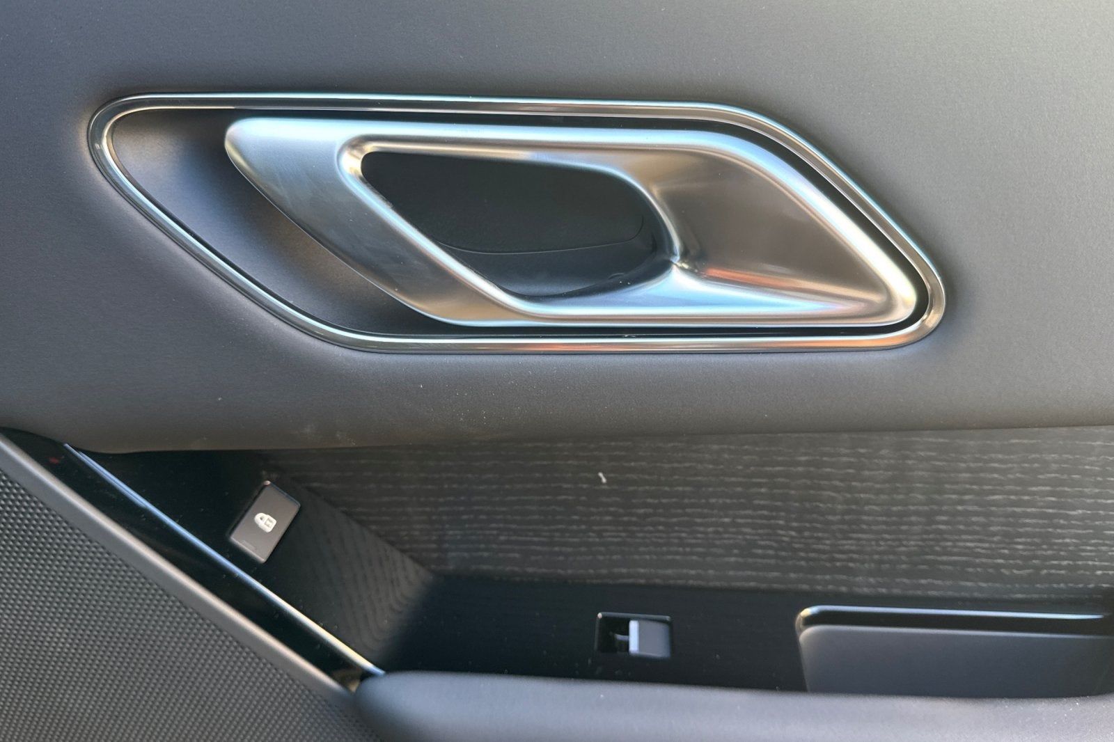 2026 Land Rover Range Rover Velar Dynamic SE