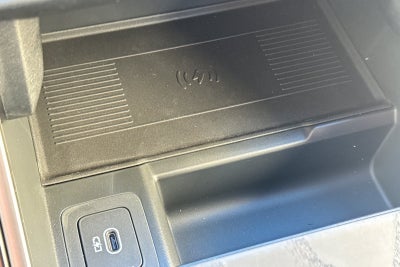 2026 Land Rover Range Rover Velar Dynamic SE