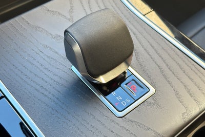 2026 Land Rover Range Rover Velar Dynamic SE