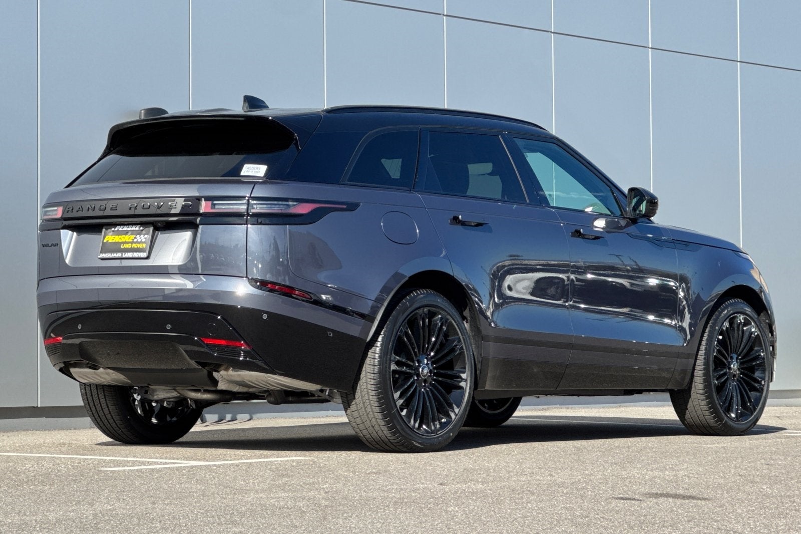 2026 Land Rover Range Rover Velar Dynamic SE