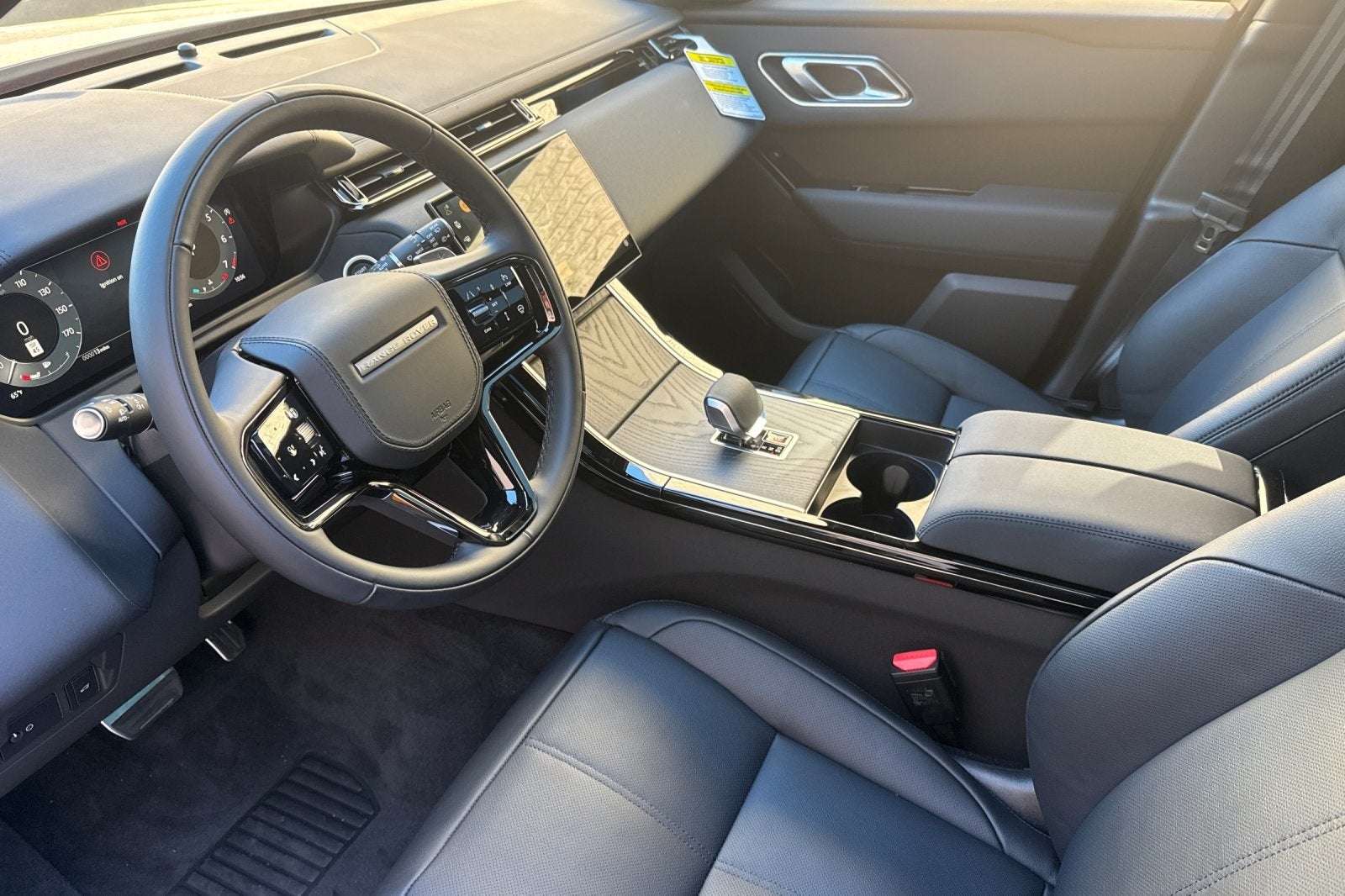 2026 Land Rover Range Rover Velar Dynamic SE