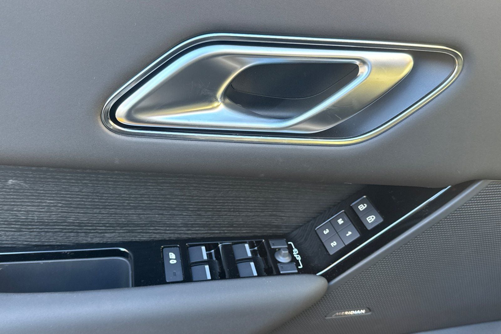 2026 Land Rover Range Rover Velar Dynamic SE