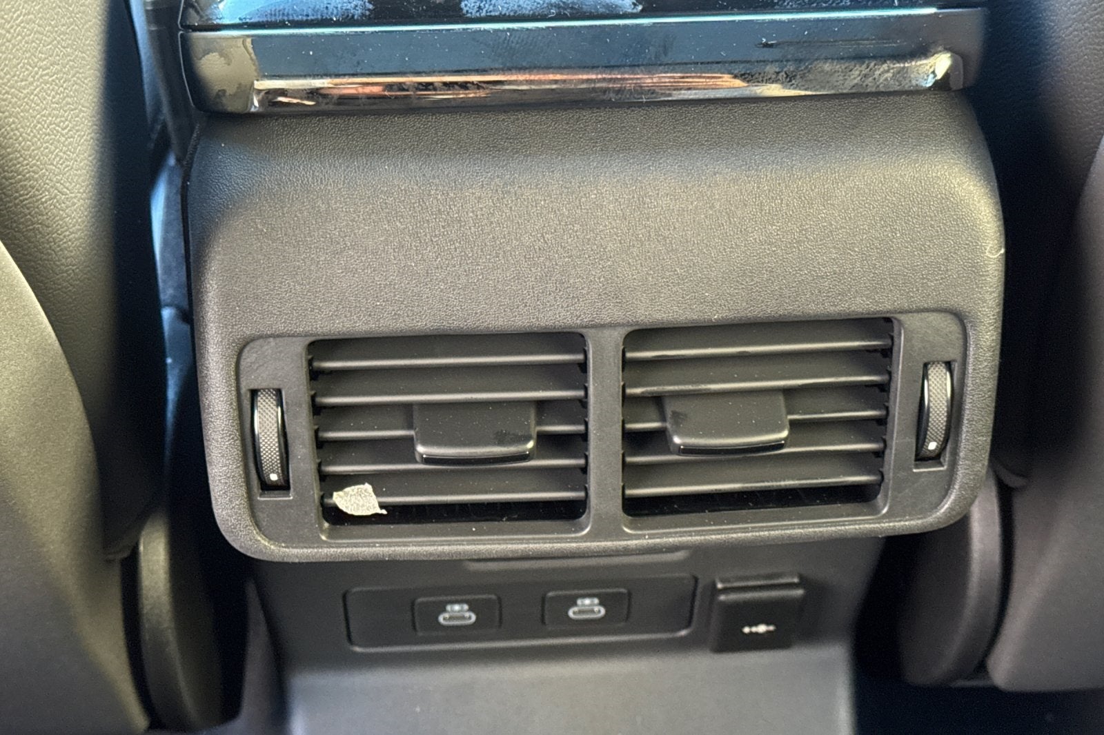 2026 Land Rover Range Rover Velar Dynamic SE