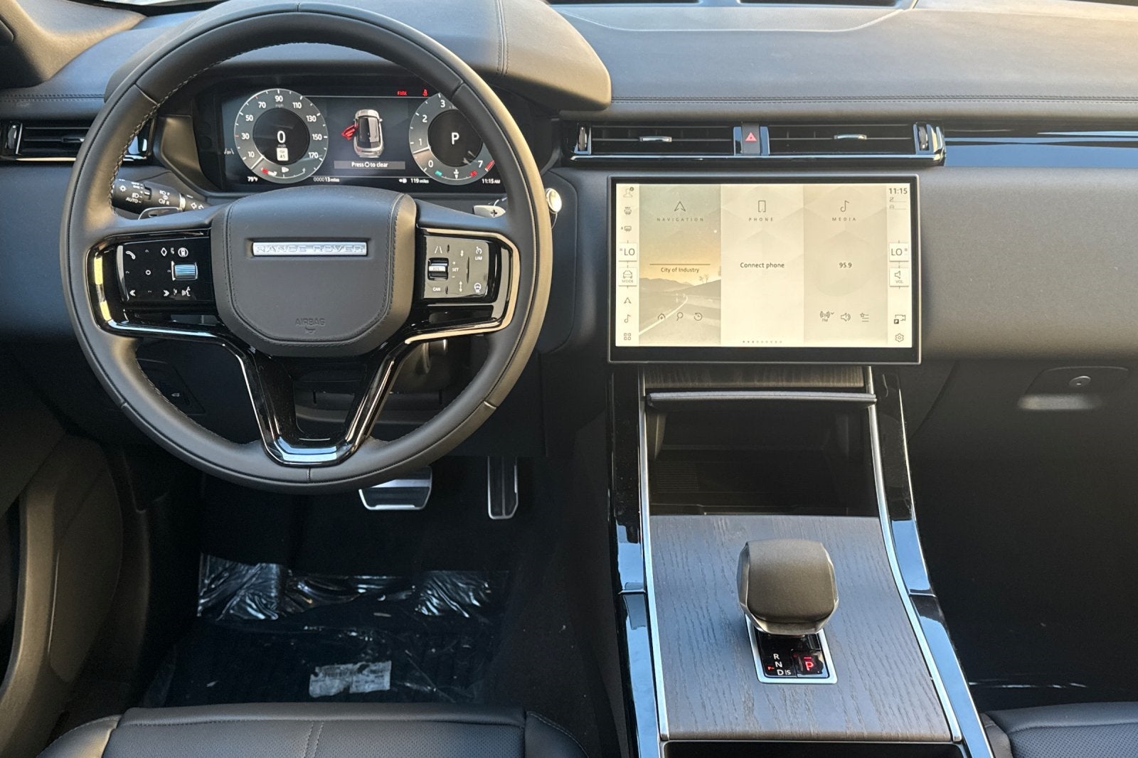 2026 Land Rover Range Rover Velar Dynamic SE
