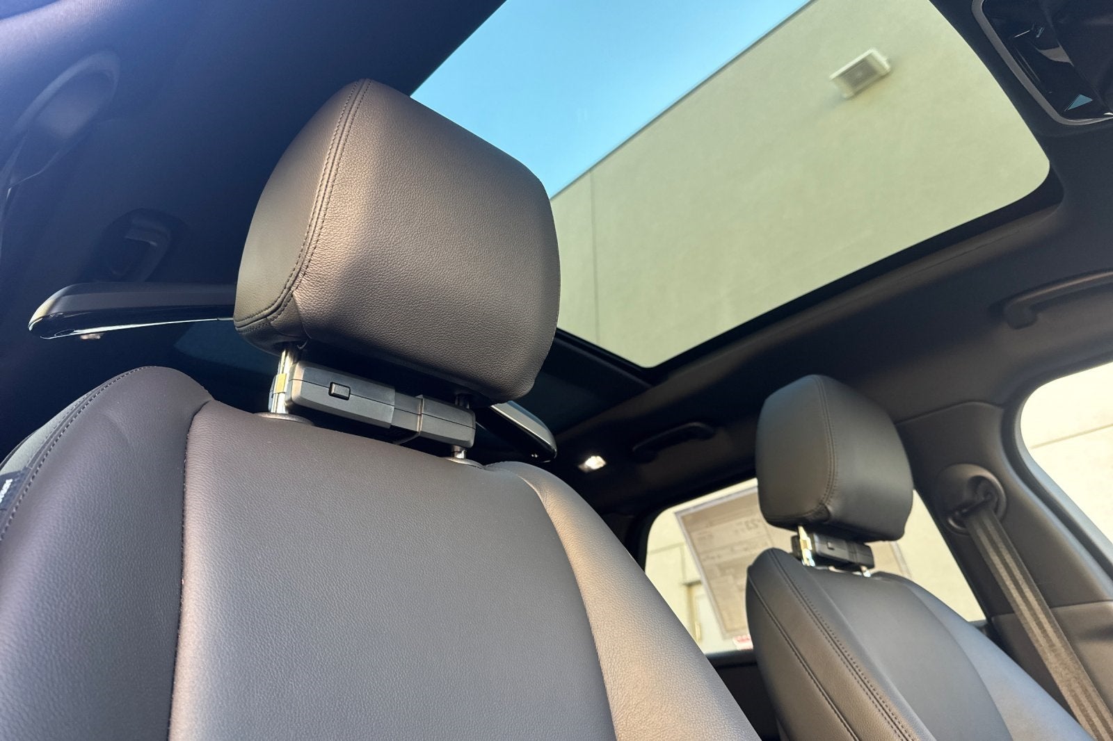 2026 Land Rover Range Rover Velar Dynamic SE