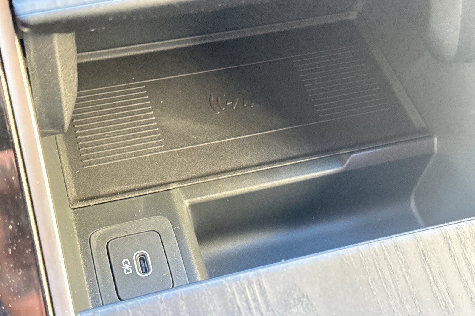 2026 Land Rover Range Rover Velar Dynamic SE