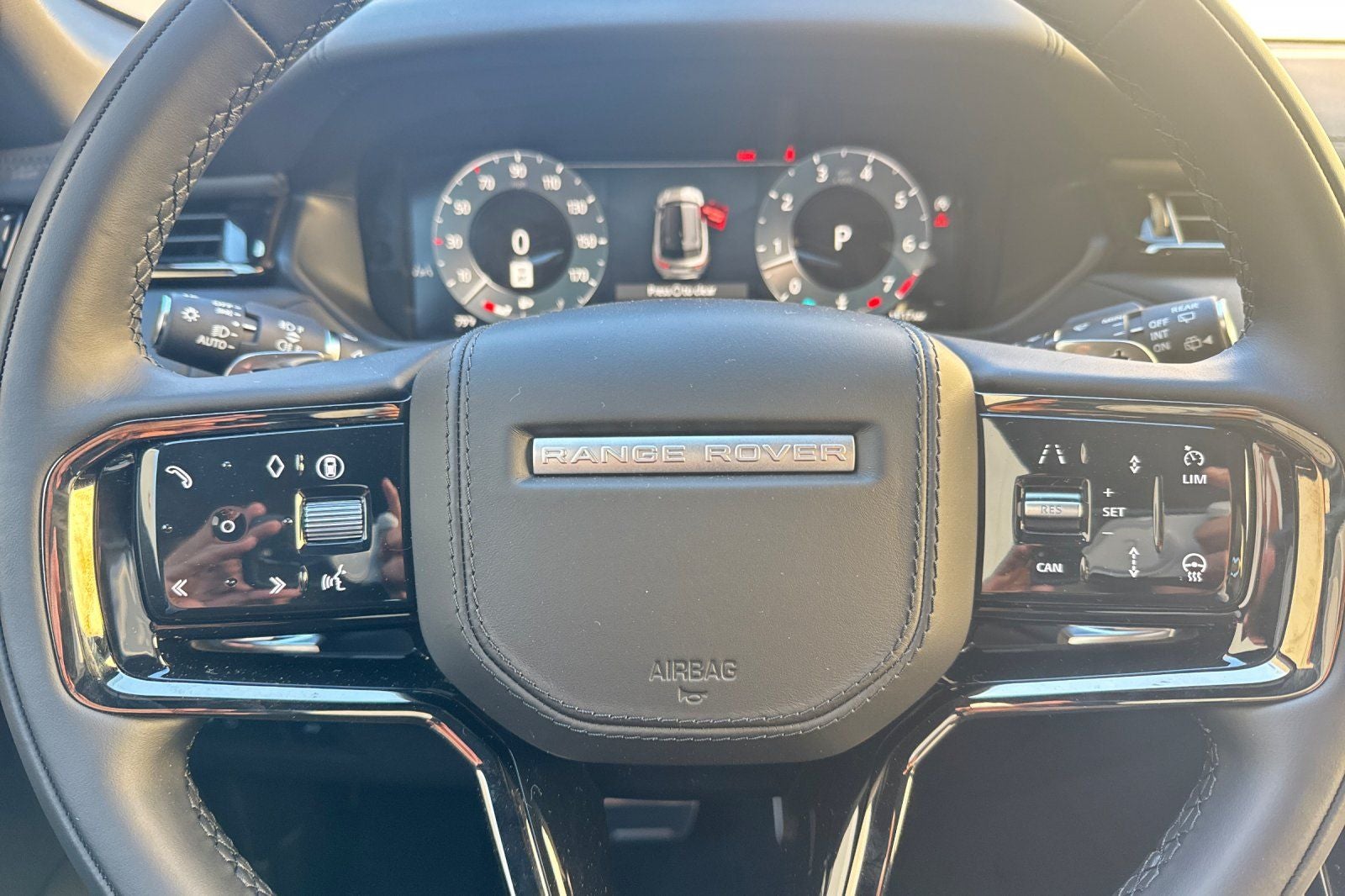 2026 Land Rover Range Rover Velar Dynamic SE