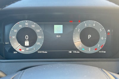 2026 Land Rover Range Rover Velar Dynamic SE