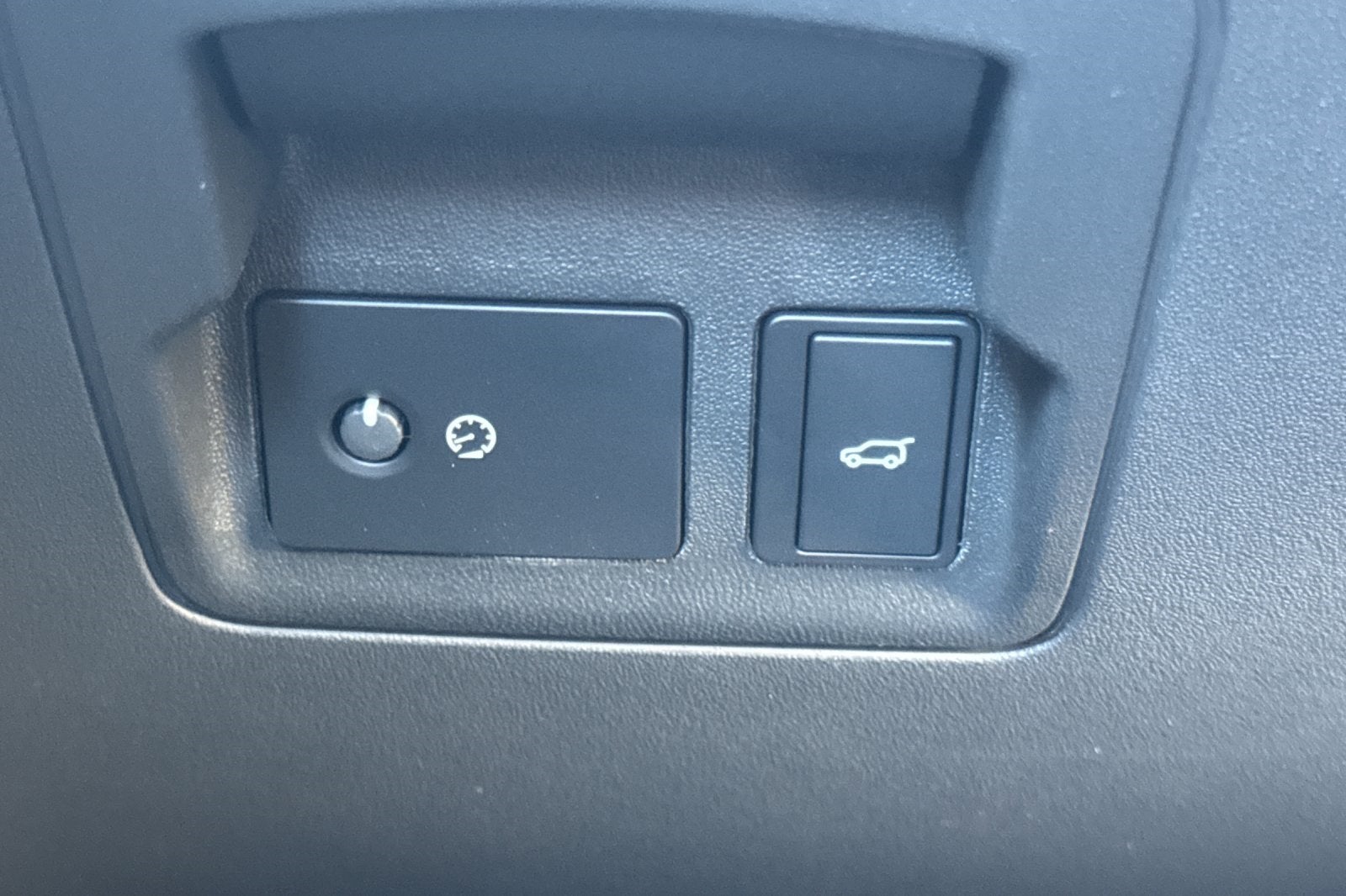 2026 Land Rover Range Rover Velar Dynamic SE