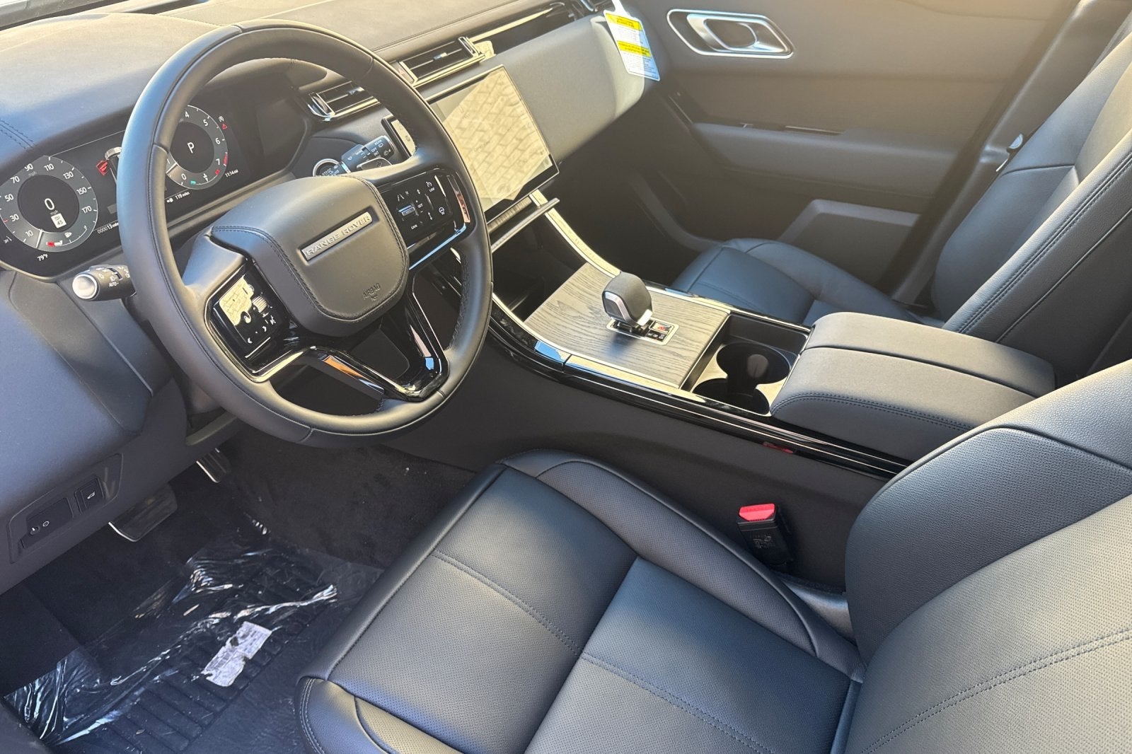 2026 Land Rover Range Rover Velar Dynamic SE