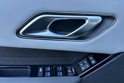 2025 Land Rover Range Rover Velar Dynamic SE
