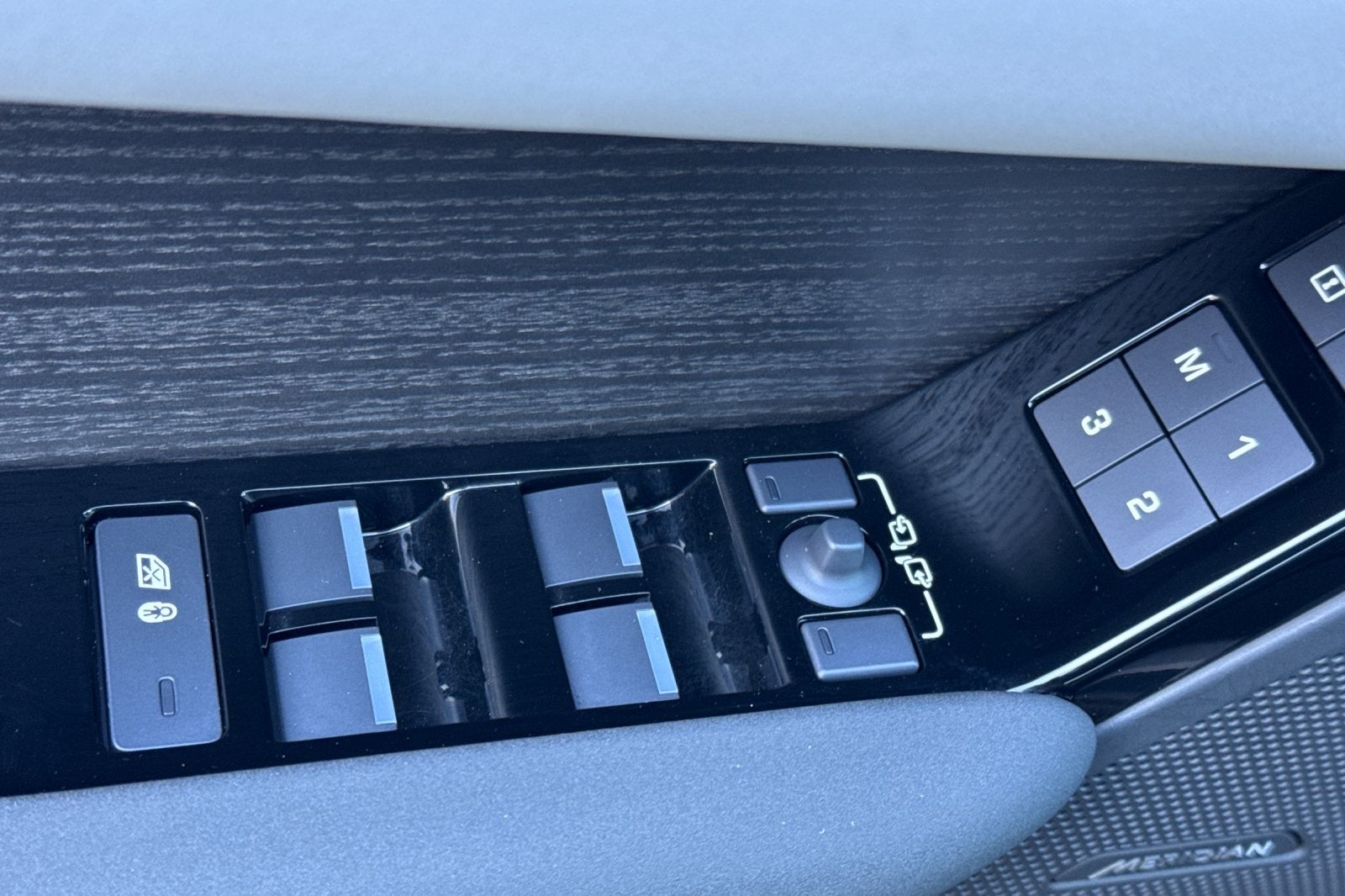 2025 Land Rover Range Rover Velar Dynamic SE