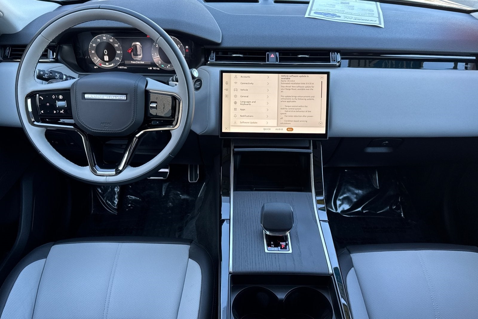 2025 Land Rover Range Rover Velar Dynamic SE