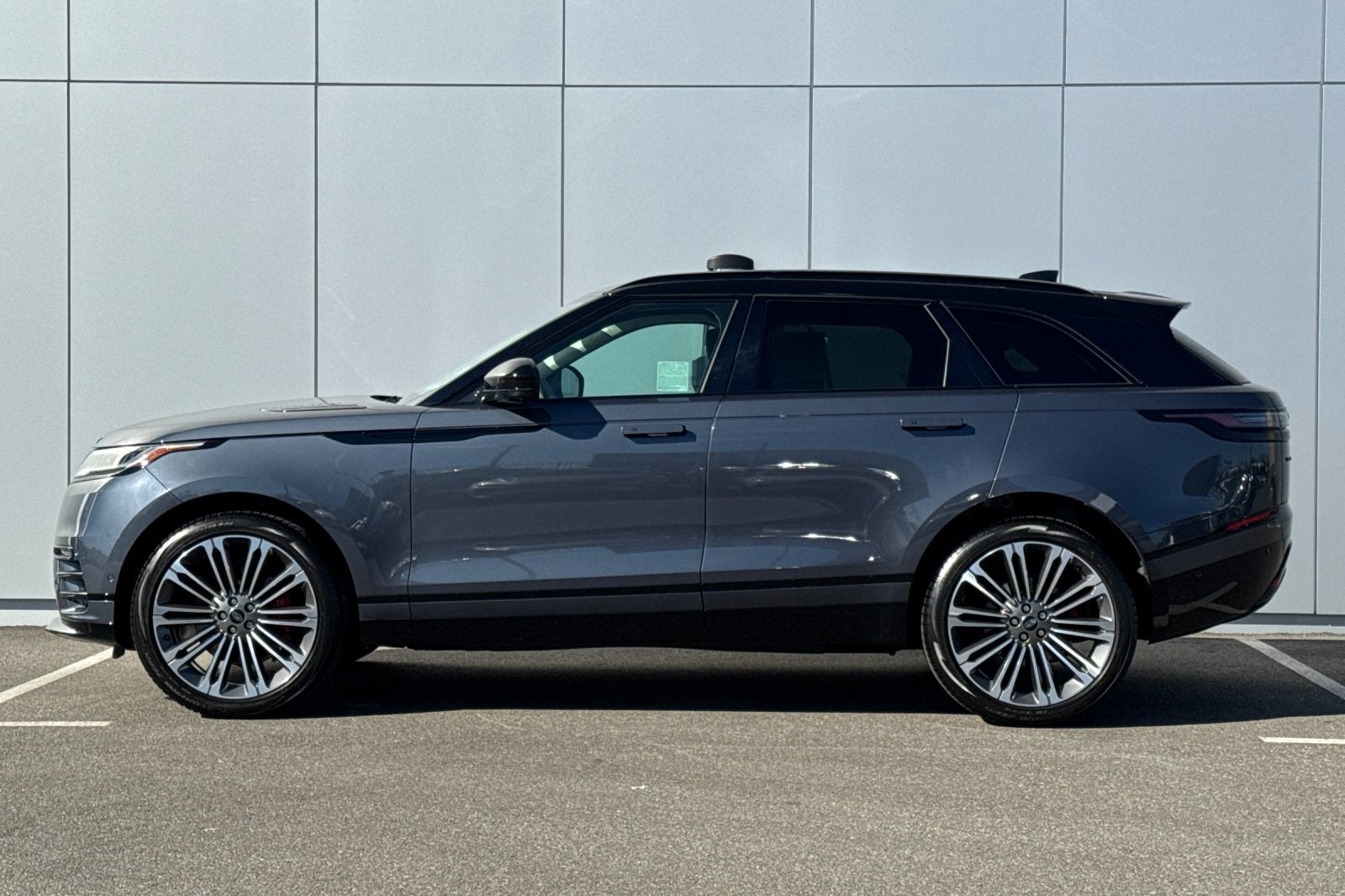 2025 Land Rover Range Rover Velar Dynamic SE