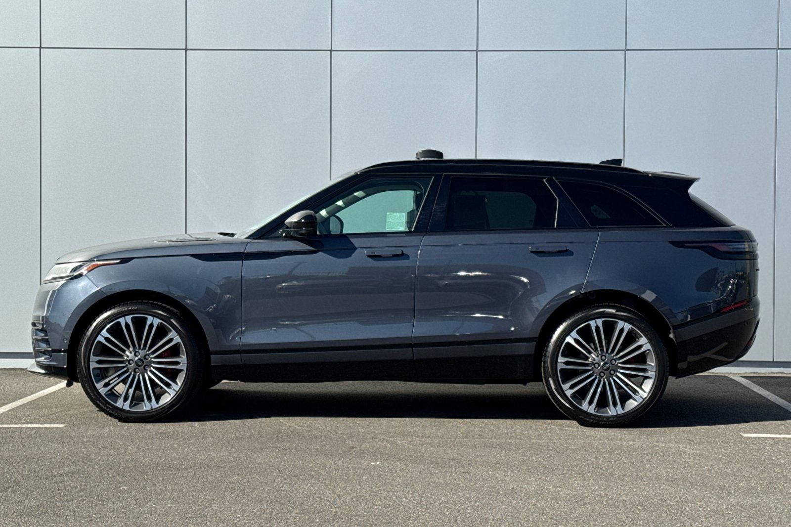 2025 Land Rover Range Rover Velar Dynamic SE