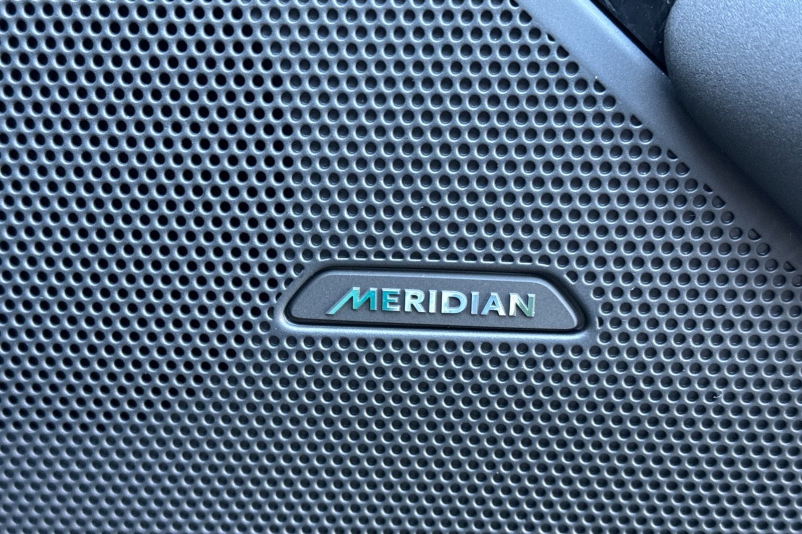 2025 Land Rover Range Rover Velar Dynamic SE