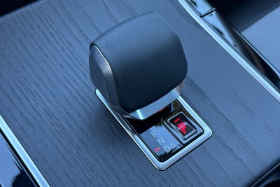 2025 Land Rover Range Rover Velar Dynamic SE