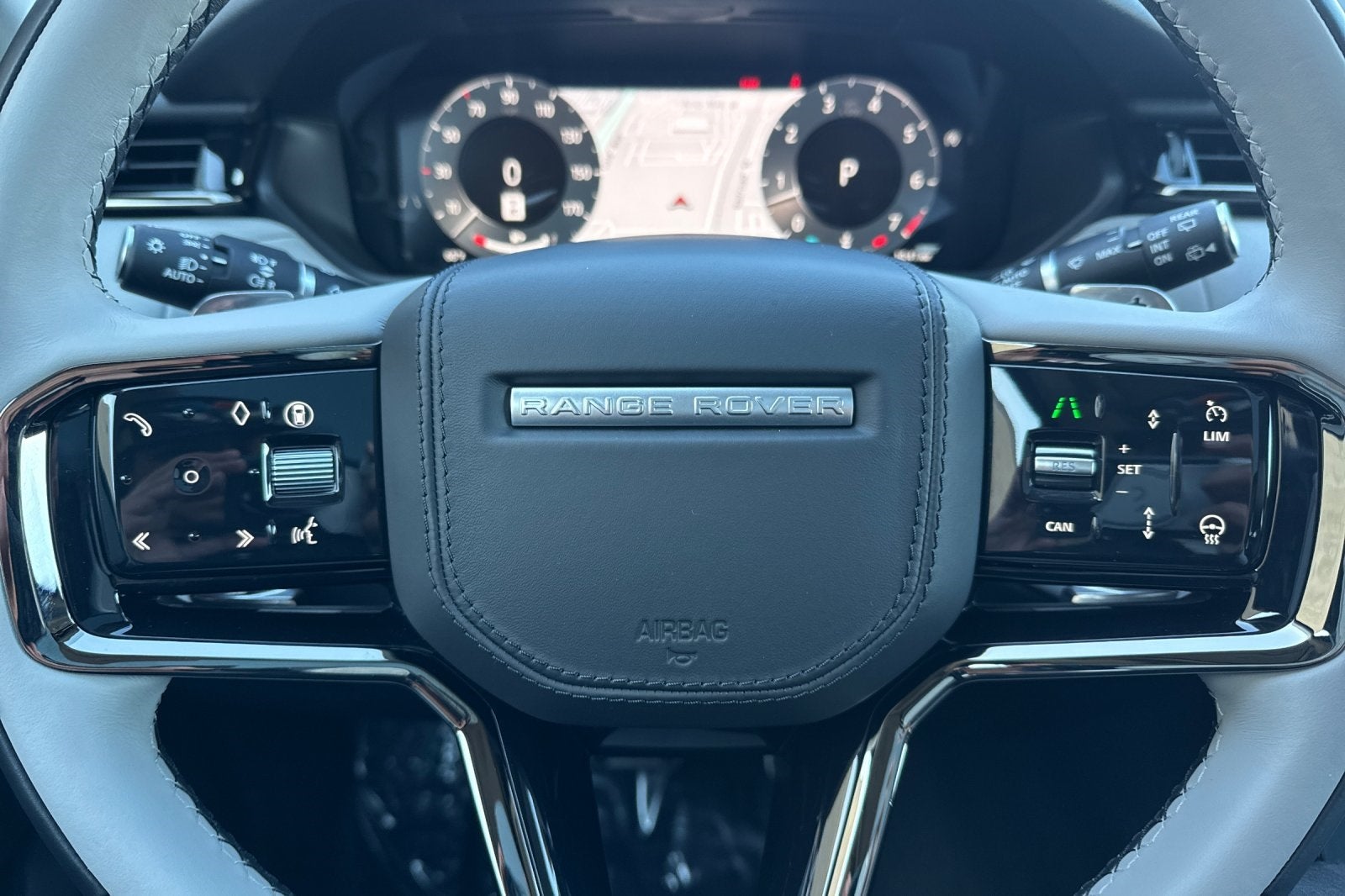 2025 Land Rover Range Rover Velar Dynamic SE