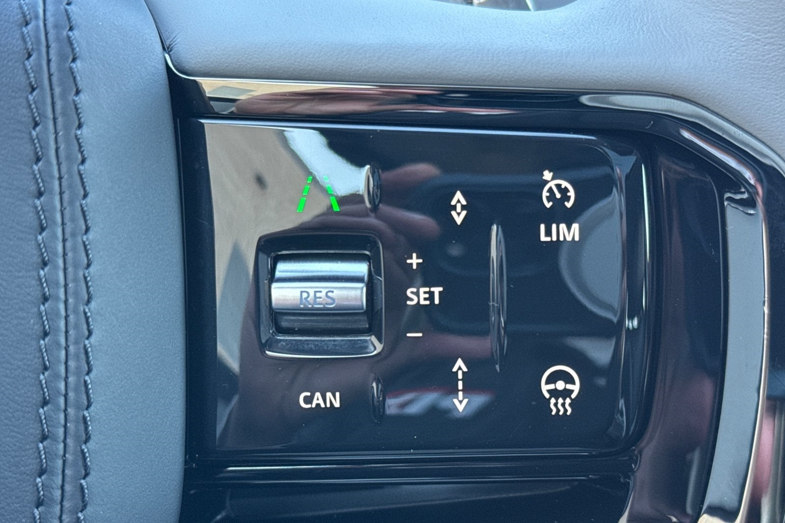 2025 Land Rover Range Rover Velar Dynamic SE