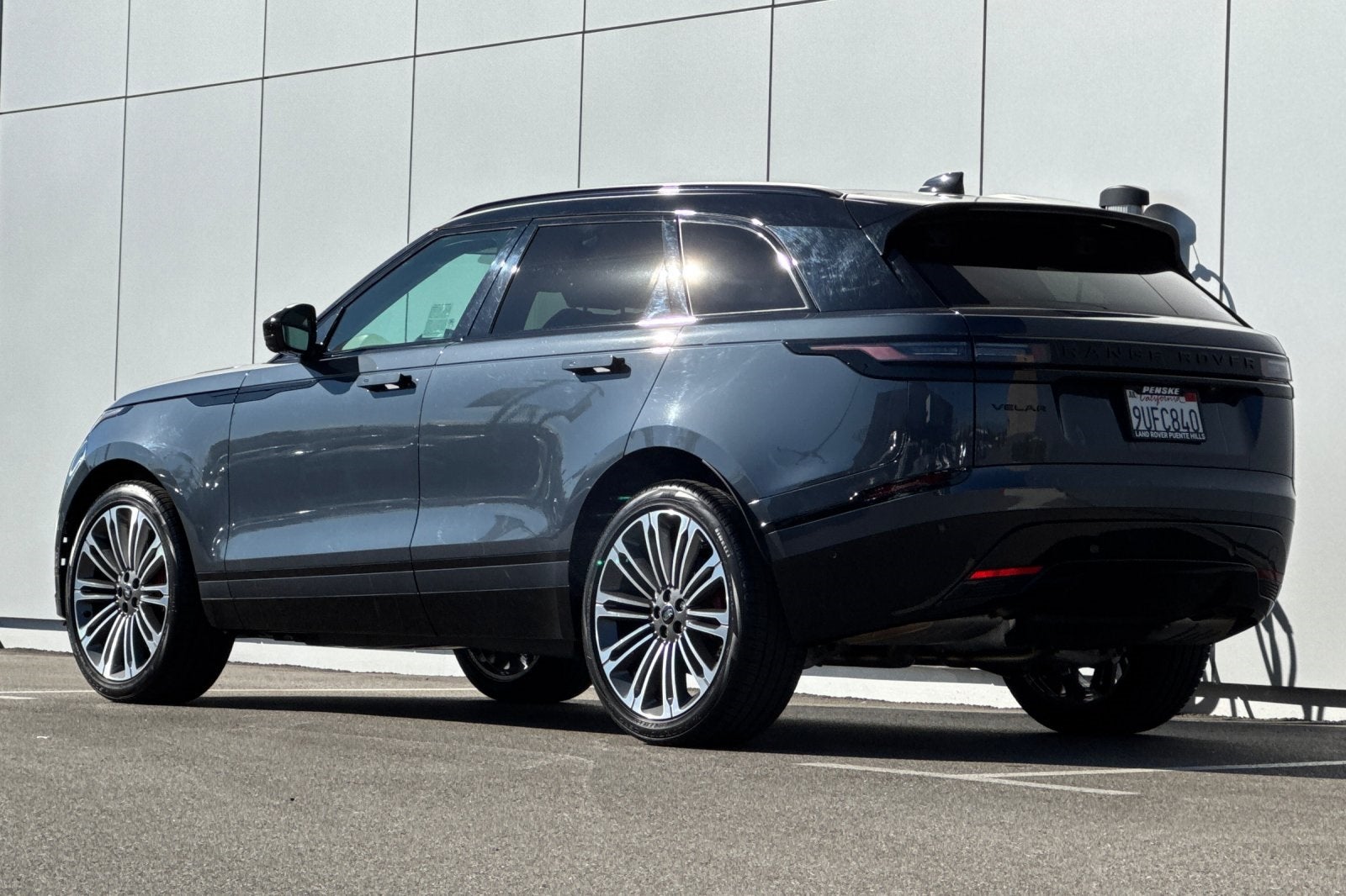 2025 Land Rover Range Rover Velar Dynamic SE