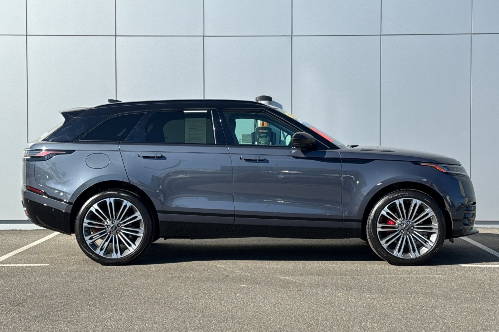 2025 Land Rover Range Rover Velar Dynamic SE