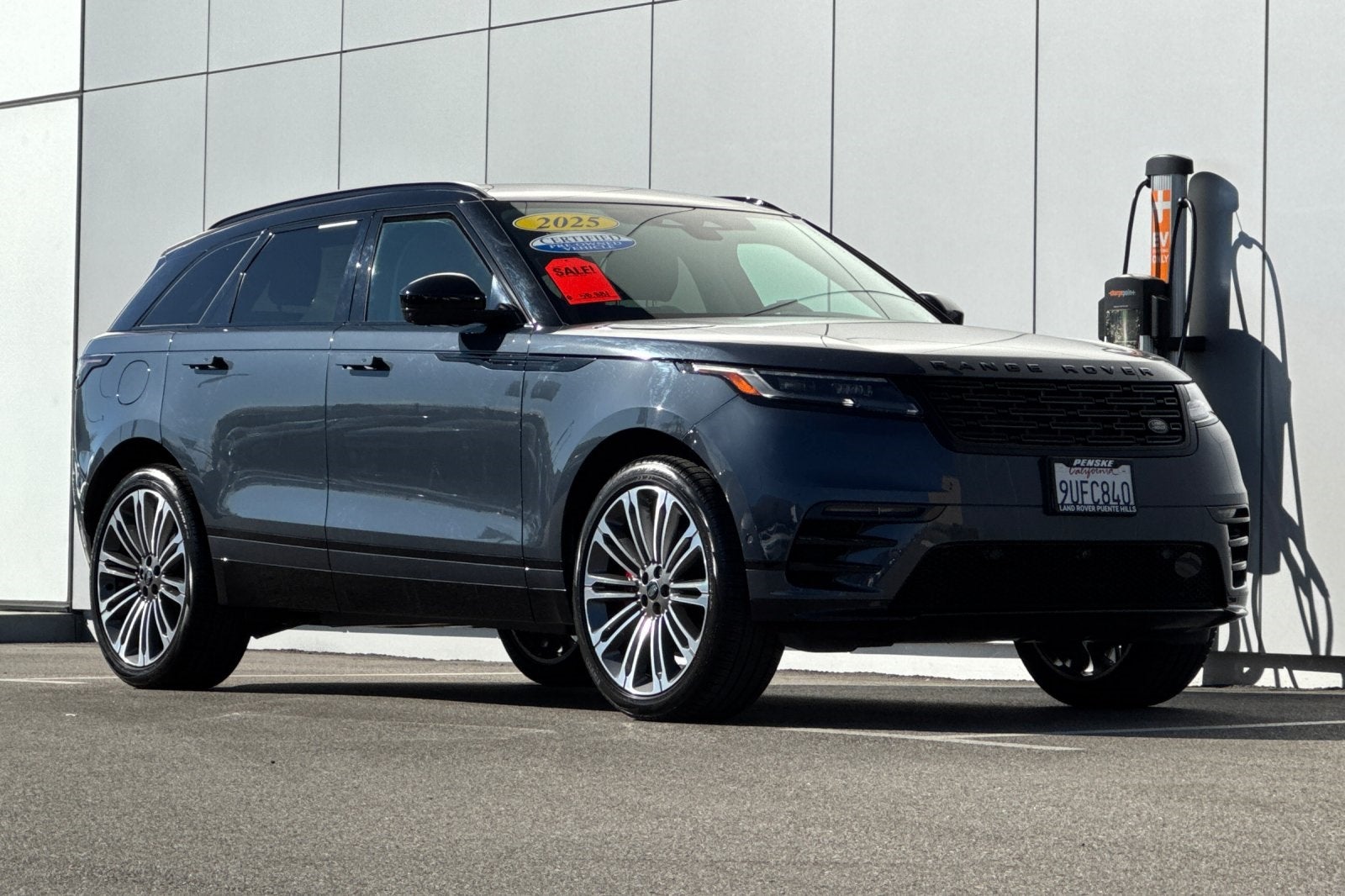 2025 Land Rover Range Rover Velar Dynamic SE