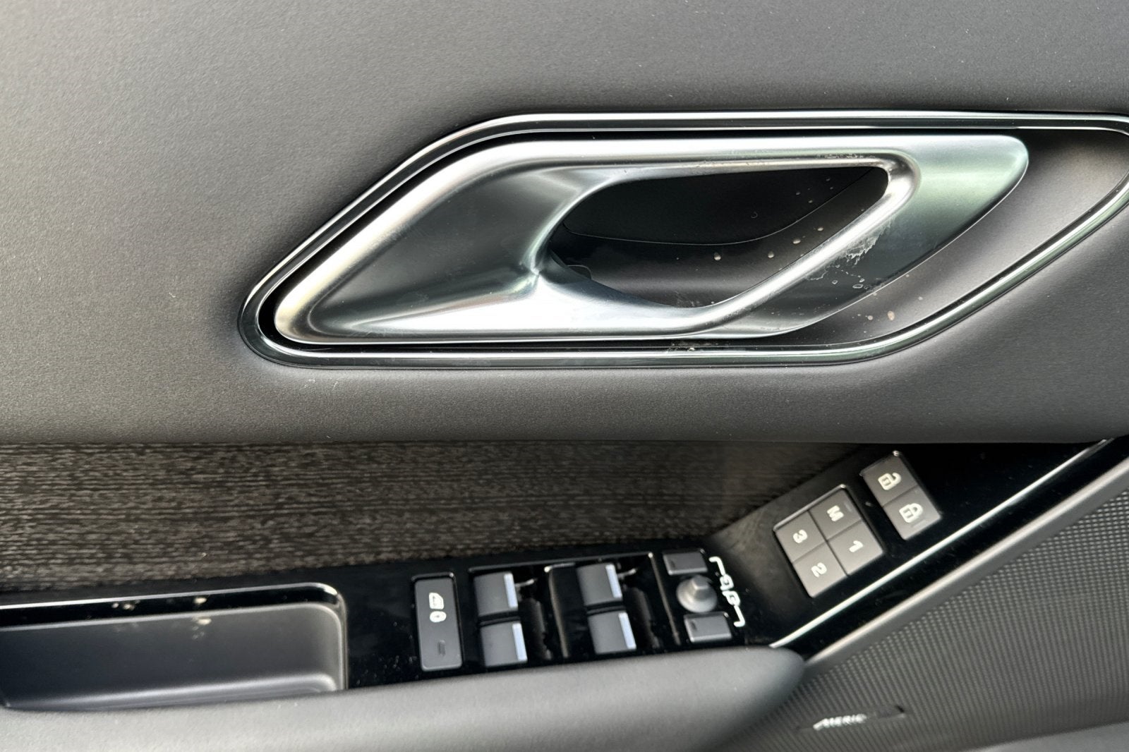 2026 Land Rover Range Rover Velar Dynamic SE